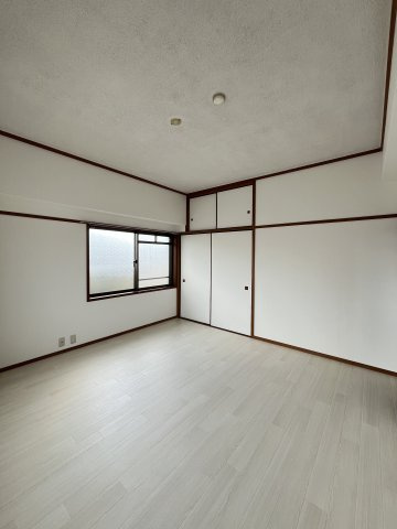 マンションもえぎの洋室