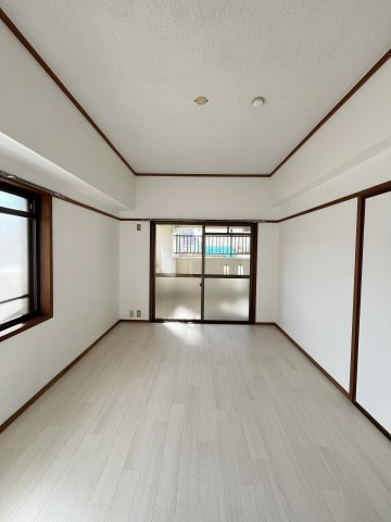 マンションもえぎの洋室