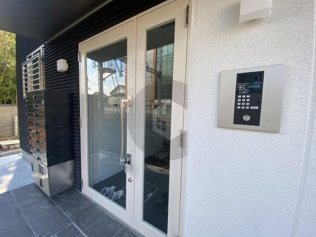 アルカ弥刀駅前のエントランス