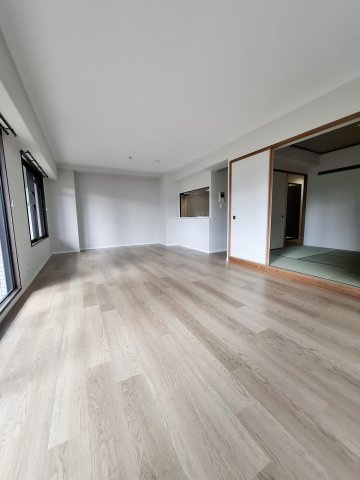 ロイヤル苦楽園の居間・リビング