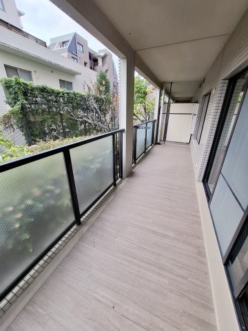 ロイヤル苦楽園の居間・リビング