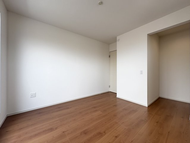 伏見区日野岡西町の洋室