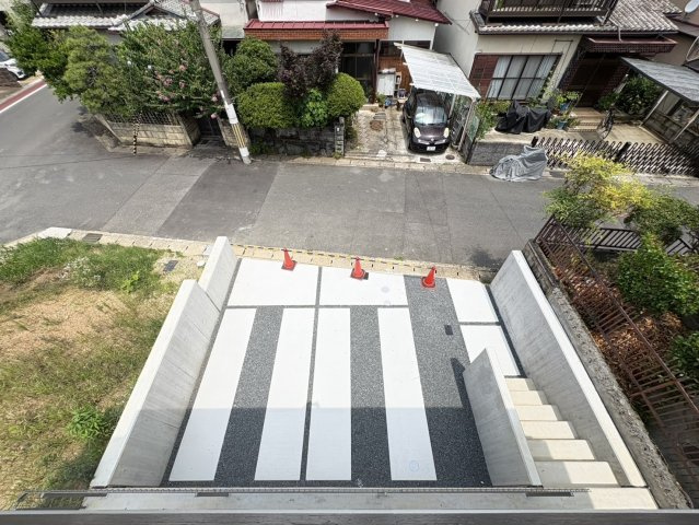 伏見区日野岡西町の前面道路含む現地写真