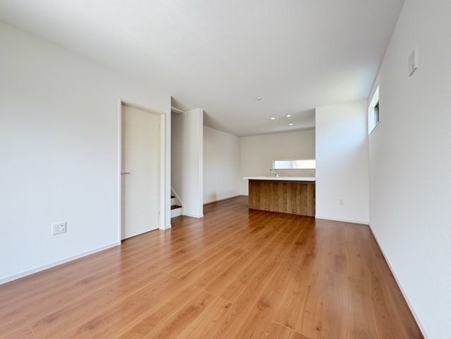 伏見区日野岡西町の居間・リビング