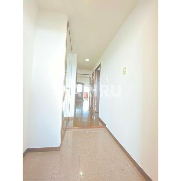 ロイヤルコート生江の玄関