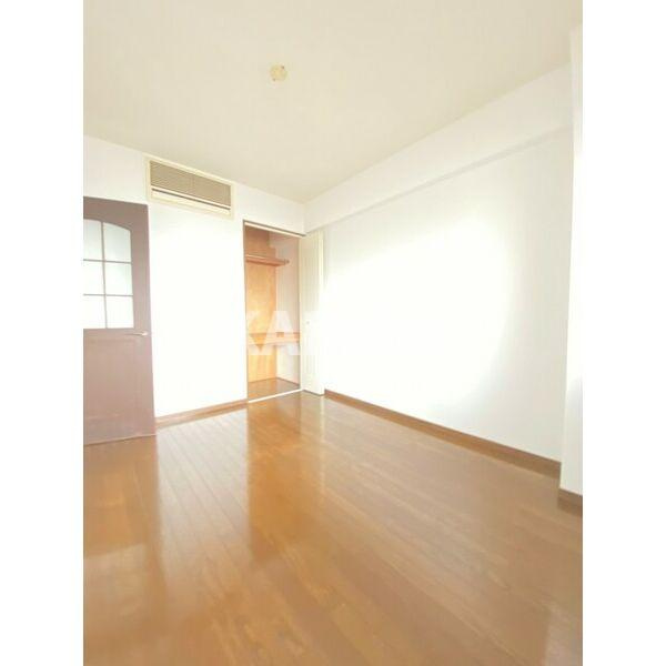 ロイヤルコート生江の居間・リビング