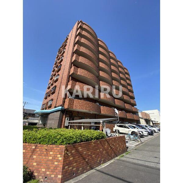 ロイヤルコート生江の外観