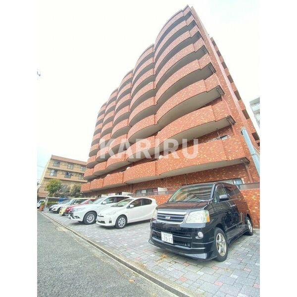 ロイヤルコート生江の外観