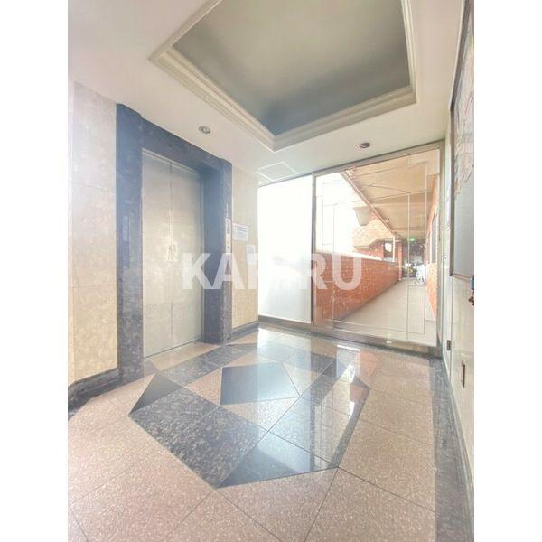 ロイヤルコート生江のロビー