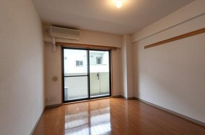 エステージ六義園の居間・リビング