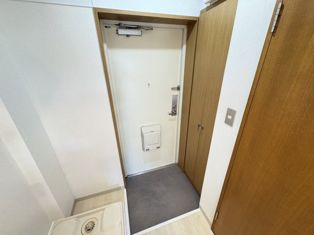 グランビスタ伍番館の玄関