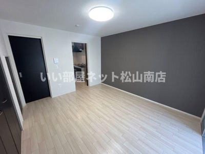 【洋室】 | シャイン・ウェスト