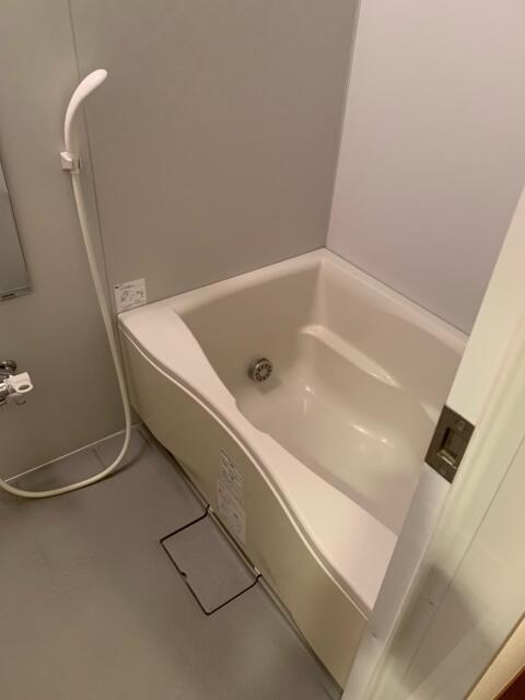 ＭＡＬＵＬＡＮＩ成城の浴室|落ち着いた空間のお風呂です