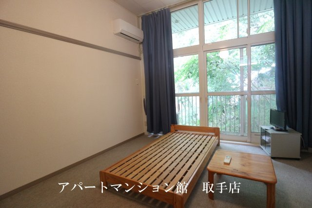 レオパレスAOKIの居間・リビング|画像3