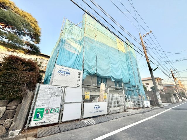 世田谷区瀬田4丁目　新築戸建の外観|2025.11.20撮影

現地ご見学希望・資料請求などお気軽にお問い合わせ下さい！
03-5990-5201