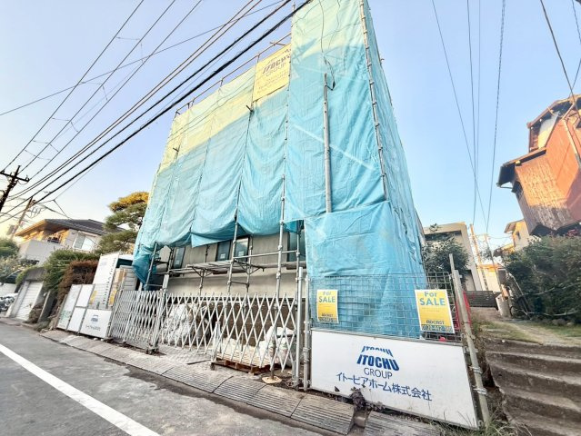 世田谷区瀬田4丁目　新築戸建の外観|2025.11.20撮影

現地ご見学希望・資料請求などお気軽にお問い合わせ下さい！
03-5990-5201