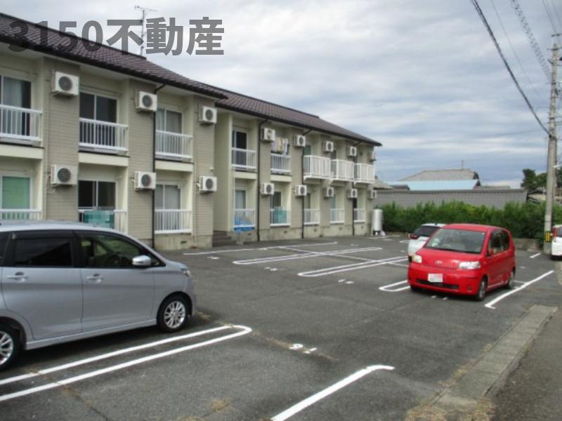 エムパヤールの駐車場