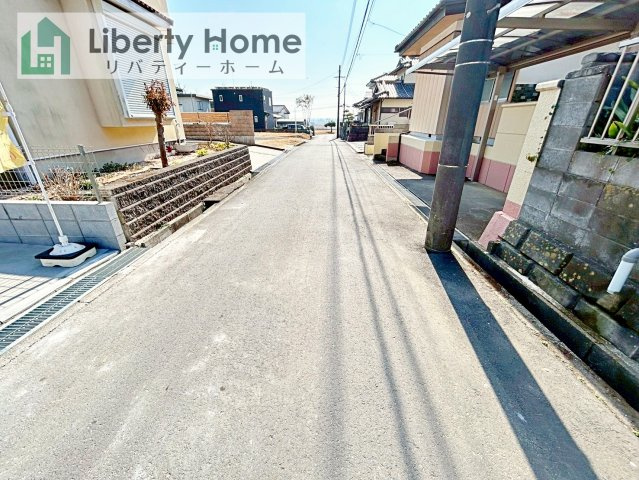 ひたちなか市津田　新築戸建の前面道路含む現地写真