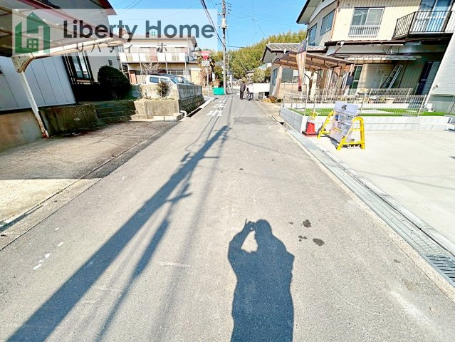 ひたちなか市津田　新築戸建の前面道路含む現地写真