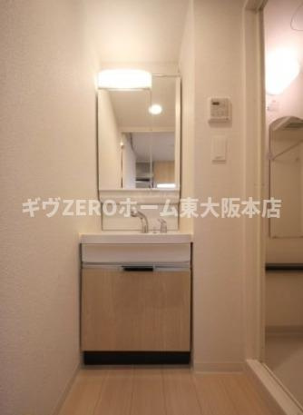 アドバンス大阪城北グレカーレの洗面所