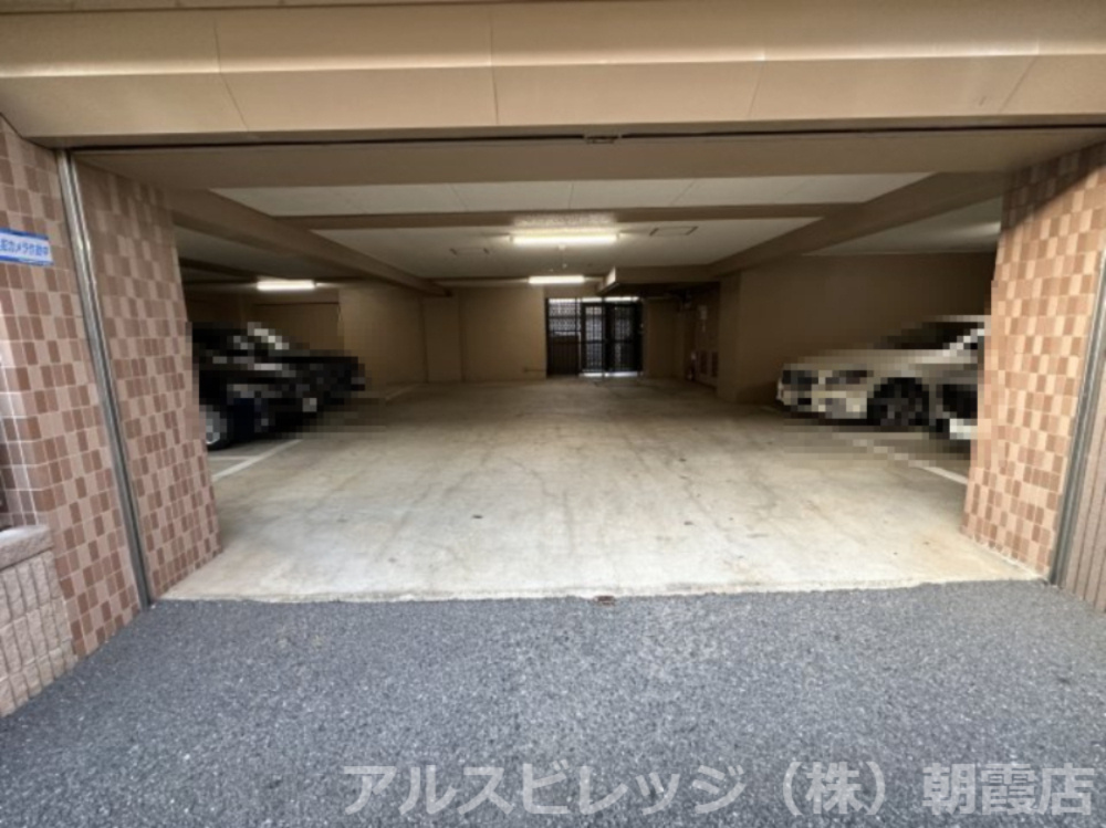 ライオンズプラザ朝霞の駐車場