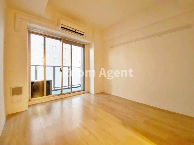 プレサンス丸の内城雅の居間・リビング