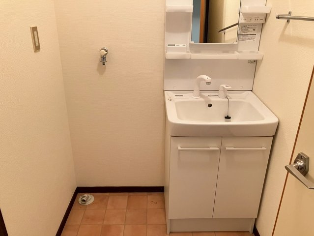 桐生市天神町３丁目のアパートの洗面所