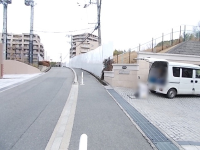 【周辺】 | 千里・桃山台プライマージュ | 前面道路