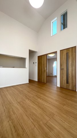 港南の風は俺のもの！【港南区上永谷3丁目】リフォーム中古戸建の居間・リビング