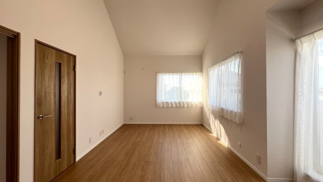 港南の風は俺のもの！【港南区上永谷3丁目】リフォーム中古戸建の居間・リビング