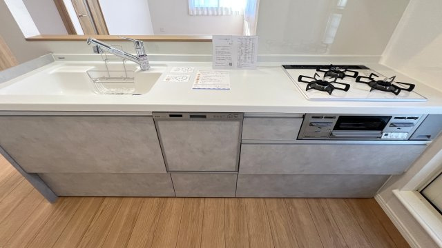 港南の風は俺のもの！【港南区上永谷3丁目】リフォーム中古戸建のキッチン|きれいなキッチンです