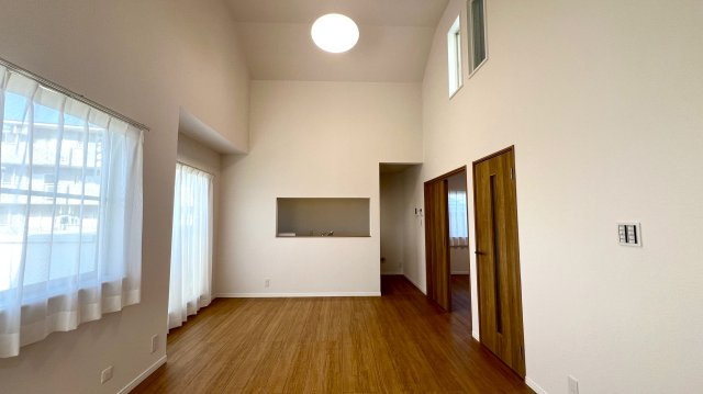 港南の風は俺のもの！【港南区上永谷3丁目】リフォーム中古戸建の居間・リビング