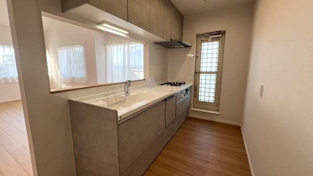 港南の風は俺のもの！【港南区上永谷3丁目】リフォーム中古戸建のキッチン|コンパクトなキッチンで掃除もラクラク