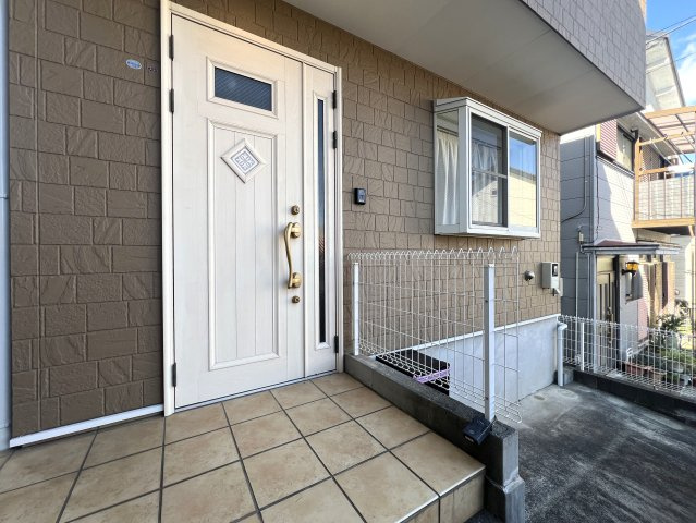 港南の風は俺のもの！【港南区上永谷3丁目】リフォーム中古戸建のエントランス