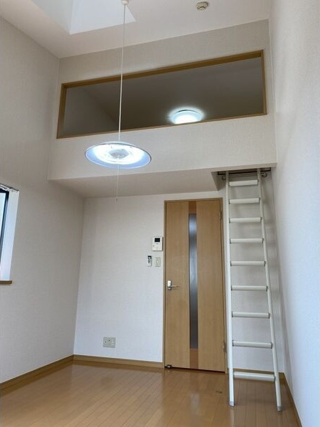 リバティー川名の内装