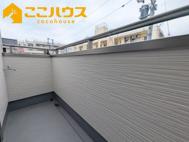 那覇市仲井真　いろどりアイタウン　新築戸建て　全8区画　4号棟のバルコニー