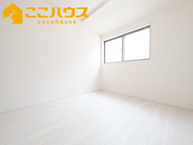 那覇市仲井真　いろどりアイタウン　新築戸建て　全8区画　4号棟の洋室