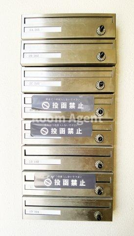 ロフト壱番館のエントランス