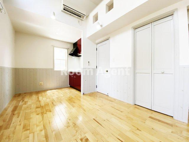 ロフト壱番館の居間・リビング