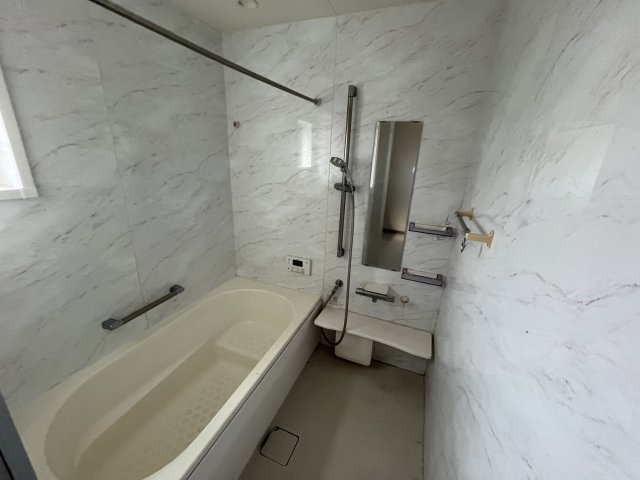 宮崎県串間市上町地区　二世帯住宅の浴室