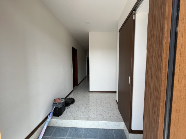 宮崎県串間市上町地区　二世帯住宅の玄関