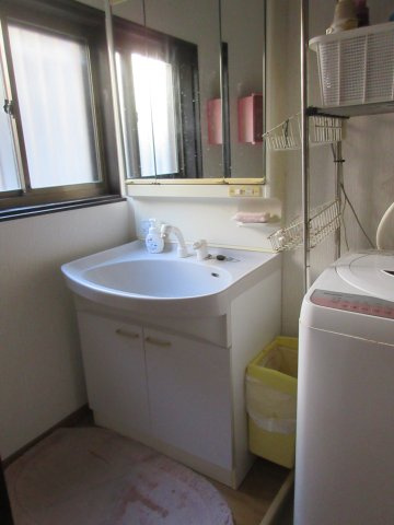 湖南市岩根　中古戸建　1480万円の洗面所