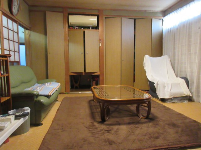 湖南市岩根　中古戸建　1480万円の和室|1階８畳和室
