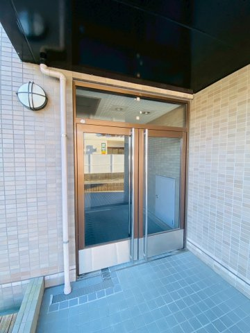 【エントランス】