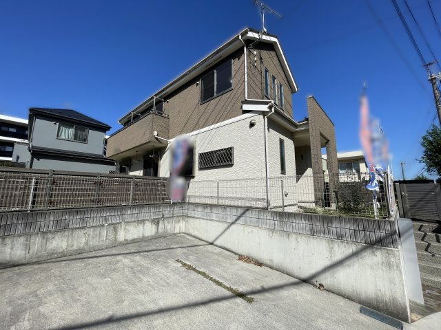 やわらかな風が吹くこの白山～♪【緑区白山４丁目】リフォーム中古戸建～の外観|前面道路含む現地写真です