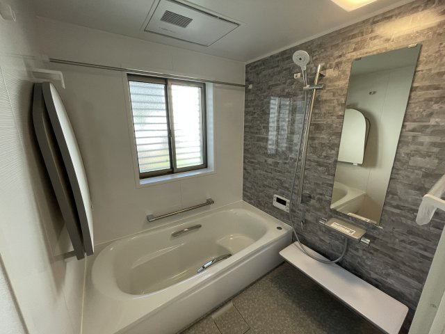 やわらかな風が吹くこの白山～♪【緑区白山４丁目】リフォーム中古戸建～の浴室|きれいなお風呂です