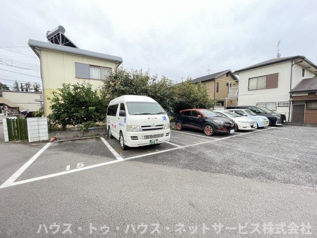 アーベインハイツの駐車場