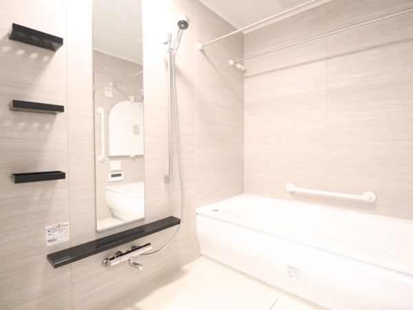 【浴室】 | 【浴室】乾燥・ミストサウナ機能付き！大型の浴槽でゆったりリラックスできます！