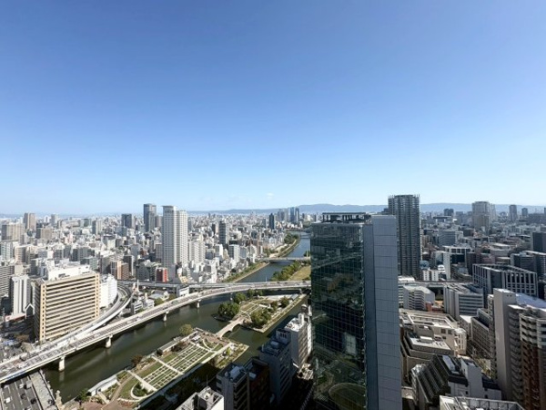 【展望】 | 【物件からの眺望（東向き）】天神祭りの花火鑑賞可！中之島バラ園を望む眺望！