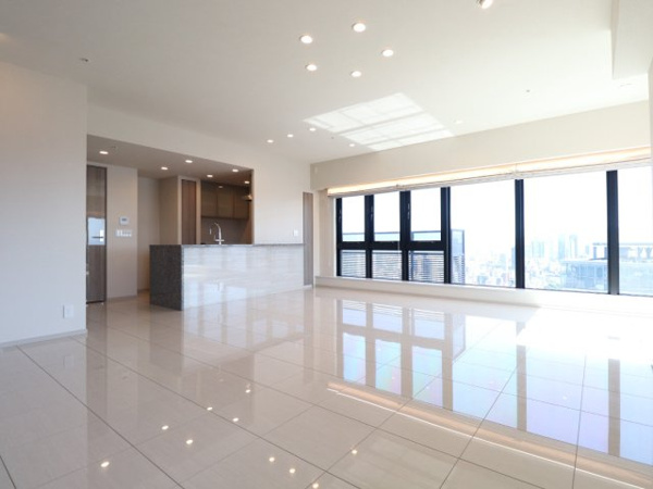 【外観】 | 【外観】北浜に共存し、主張する。北浜の近代建築の美を踏襲し、船場の商家の設えを引き継ぐ。